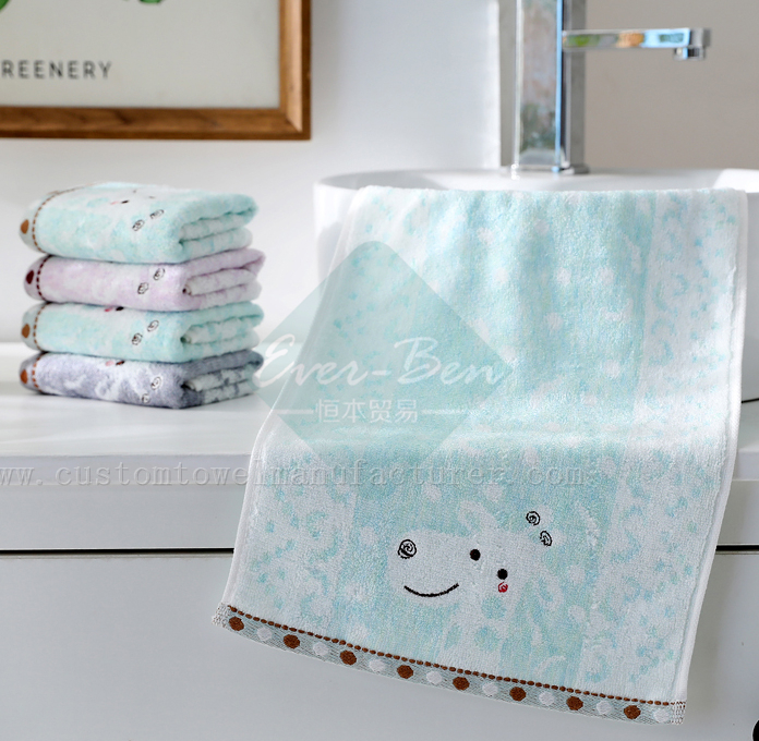 China Bulk Custom better homes and gardens bath towels Manufacturer Bespoke Pet Pattern Green Embroidery Jacquard Pet Bamboo Home Towels Exporter